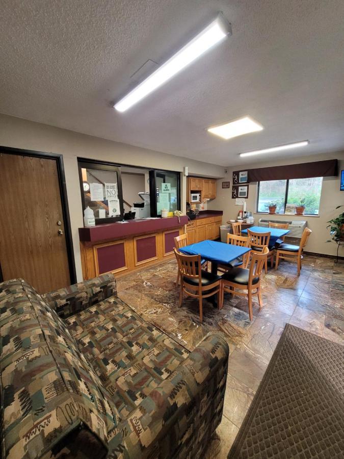 Raceway Inn マーティンズビル エクステリア 写真