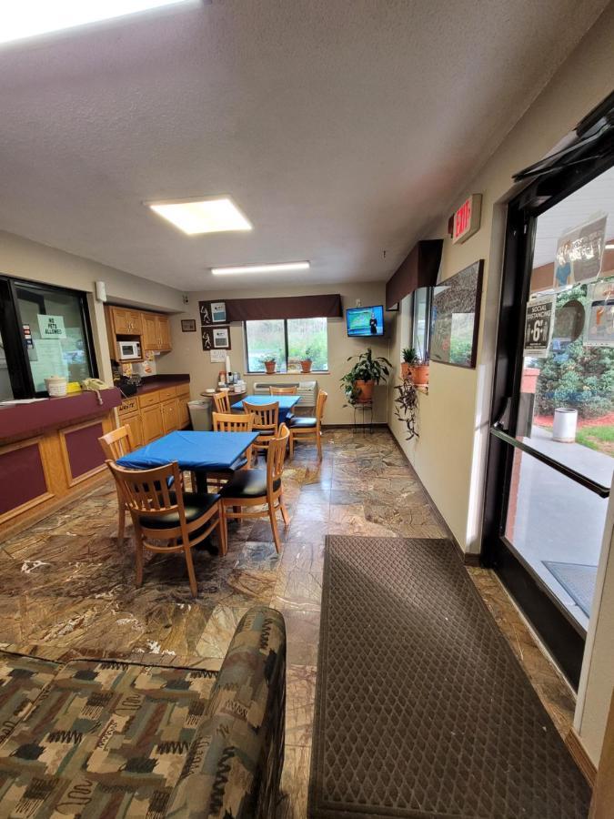 Raceway Inn マーティンズビル エクステリア 写真
